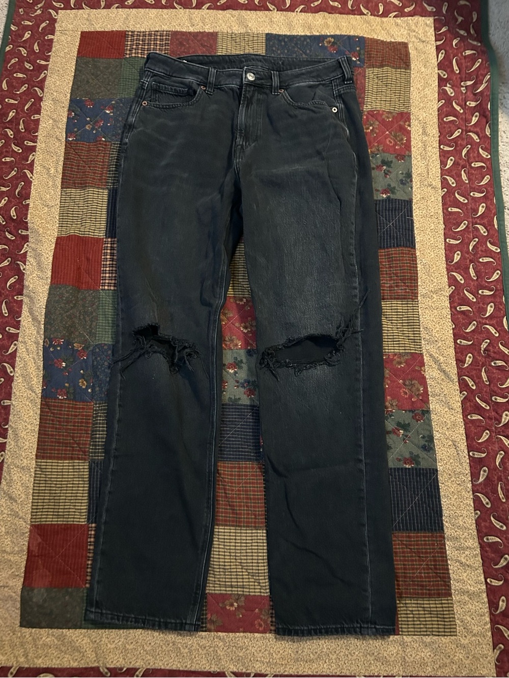 American Eagle Outfitters Women’s Black Straight Leg Jeans with Distressed Knees